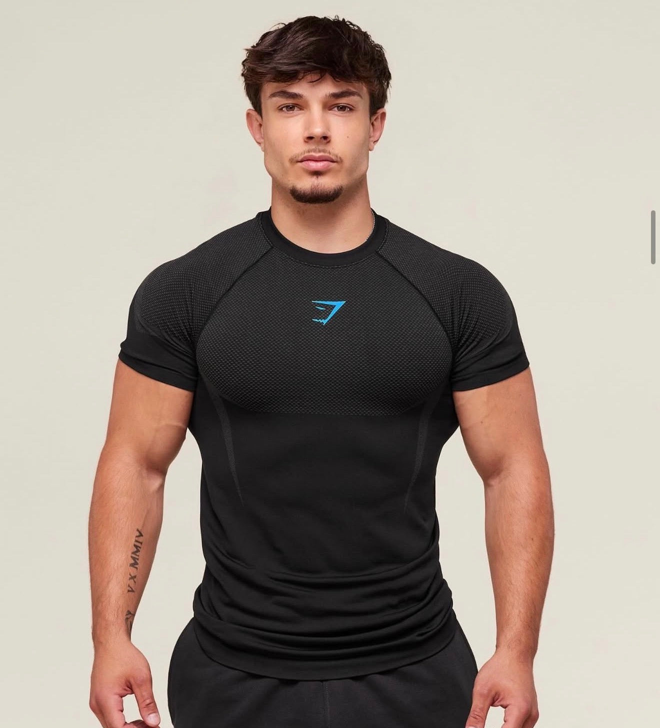 Ónix manga corta negro con azul