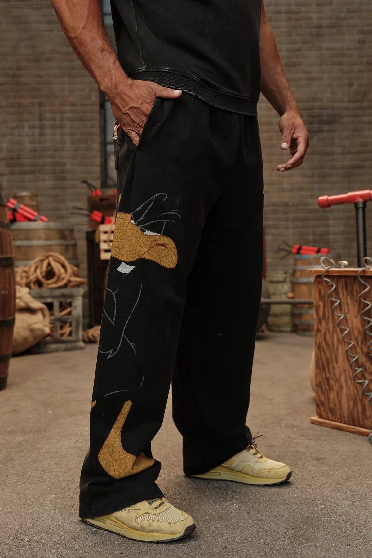 2169 - Looney Tunes Character Sweats Daffy YoungLa